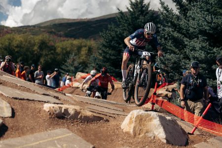 <strong>Paul Schehl sichert sich den U23-Weltcupsieg in der Cross-Country-Gesamtwertung und im Short Track</strong>Der 22-Jährige vom Lexware Team beißt sich trotz gesundheitlicher Probleme beim Weltcup in den USA durch / Teamkollege Nicholas Konecny überrascht mit Rang fünf im Cross-Country-Rennen&nbsp;
